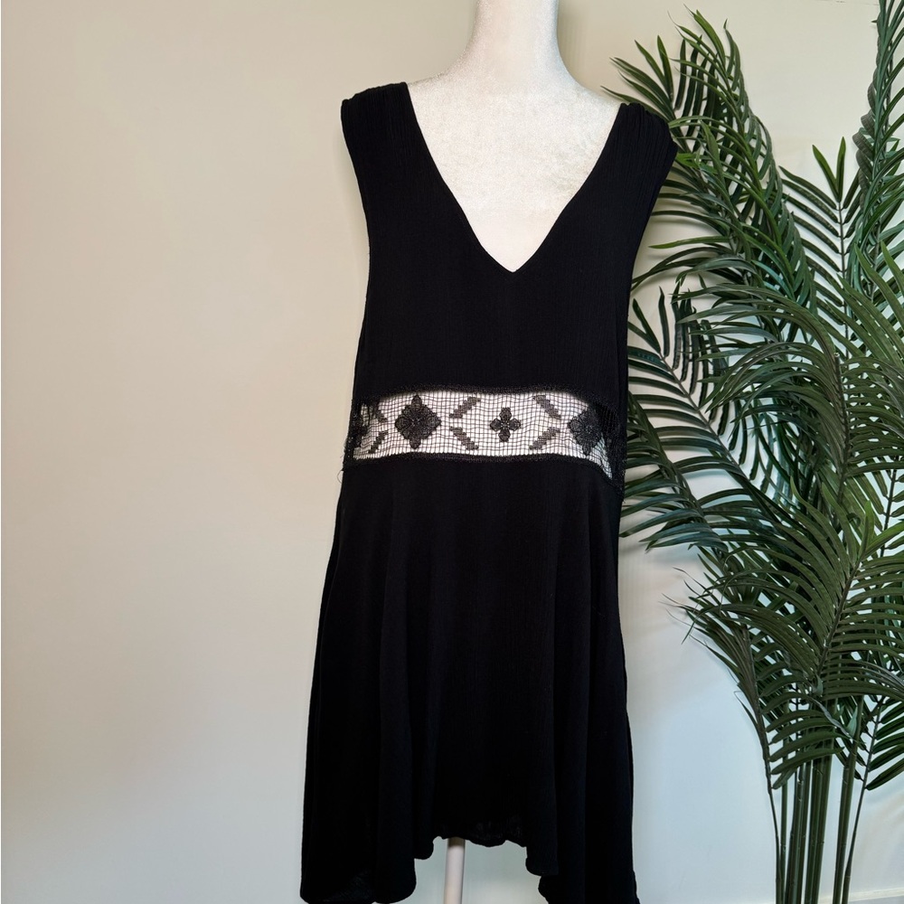 Free People Black Dress w Waist Cut Out Pattern - Medium - Picture 4 of 16